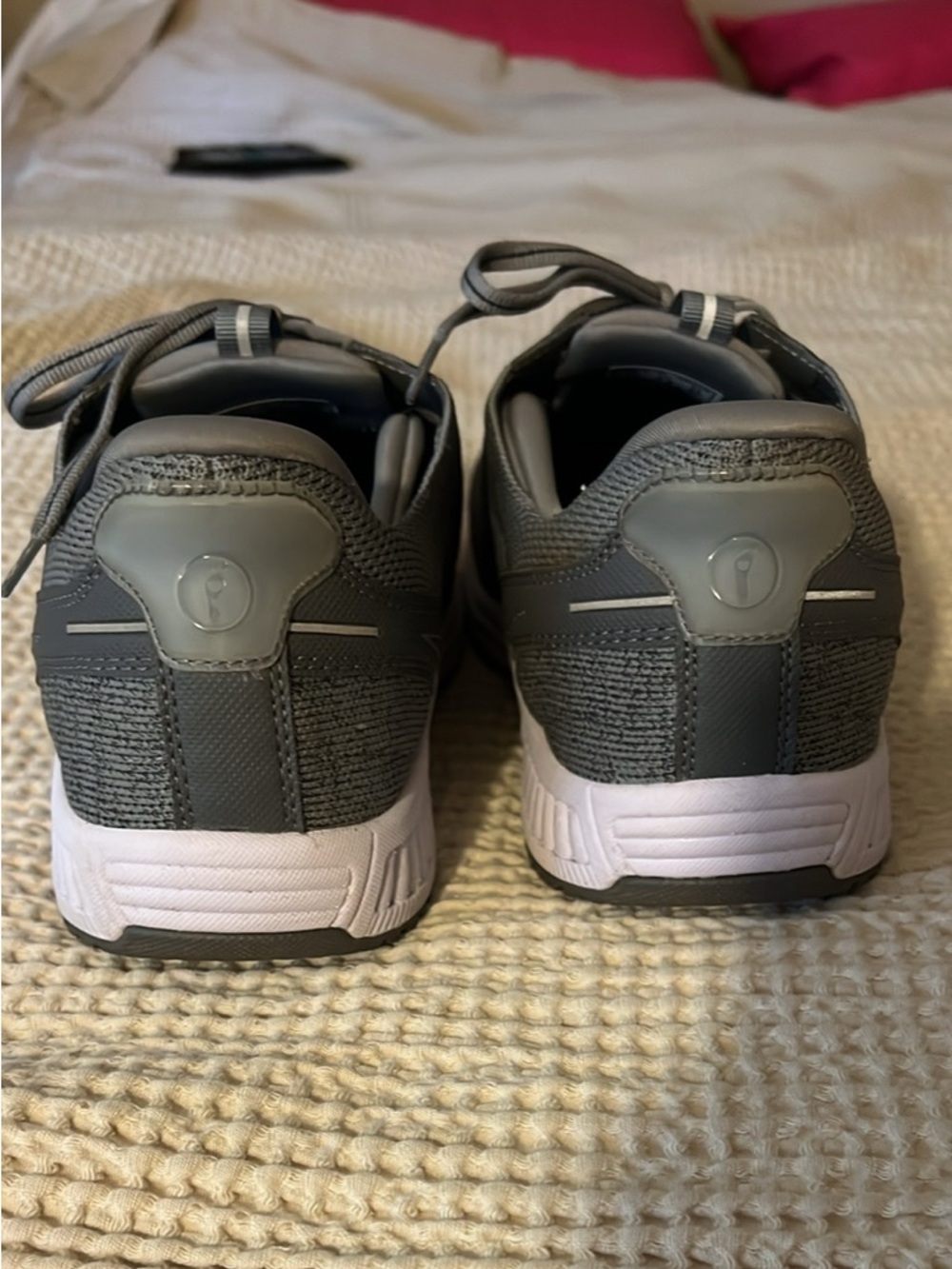 Orthofeet Men’s Sneakers - Picture 3 of 4